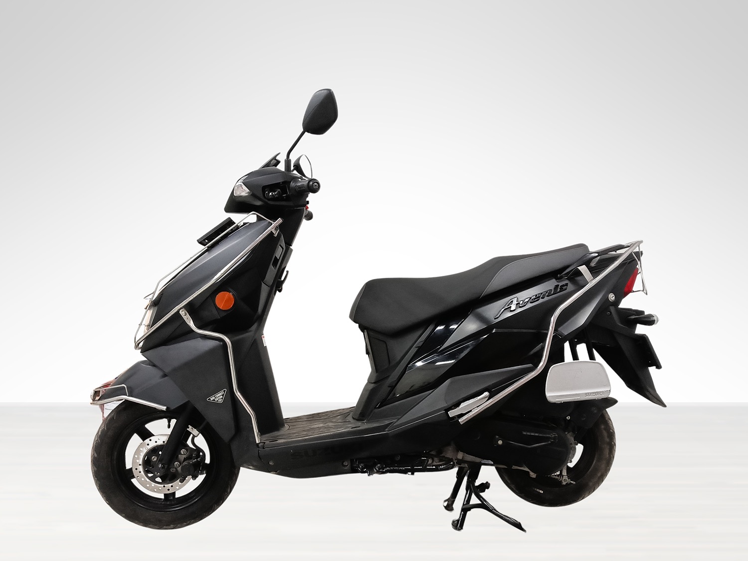Suzuki Avenis 125- 2023、mileage 1,900km Suzuki Avenis 125 2023 - dane techniczne, ceny, recenzje